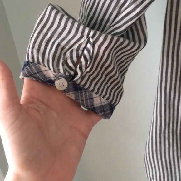 Unique and Vintage Vertical Striped Collared Shirt - Picture 3 of 4